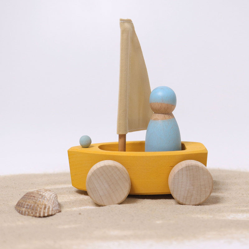 Little Land Yacht with Sailor