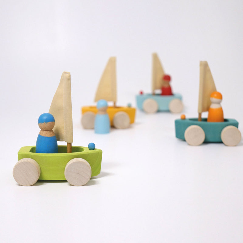 Little Land Yacht with Sailor