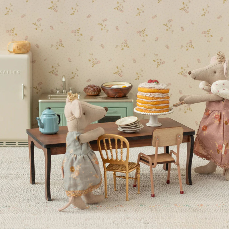 Long Dining Table, Mouse